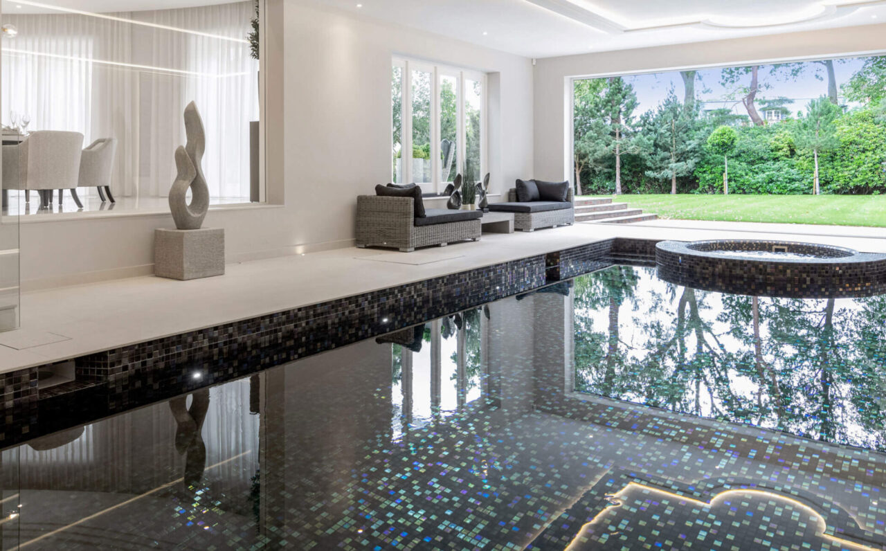Pools, Spas & Hot Tubs 